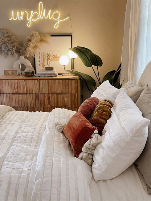 Dorm Pretty Pleats Double Bed Microfibre Comforter With 2 Pillow Covers- Easy care-Hypoallergenic